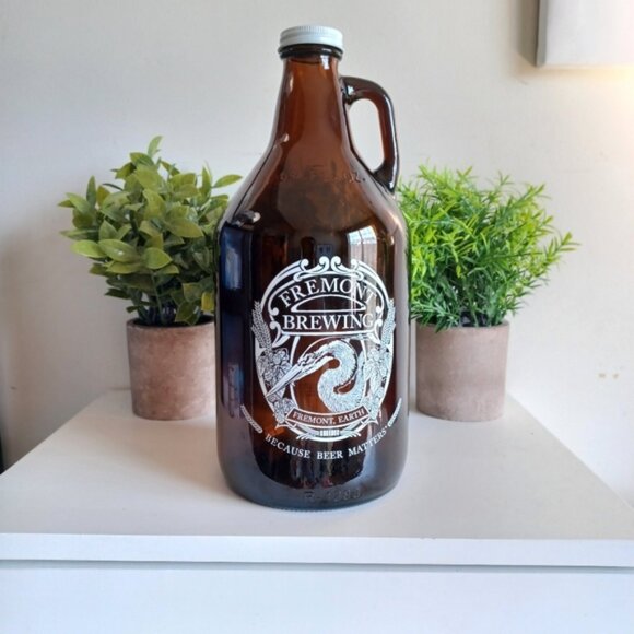 Fremont Brewing 64oz Beer Growler | Amber Glass | R1285 | Excellent Condition - Picture 6 of 6